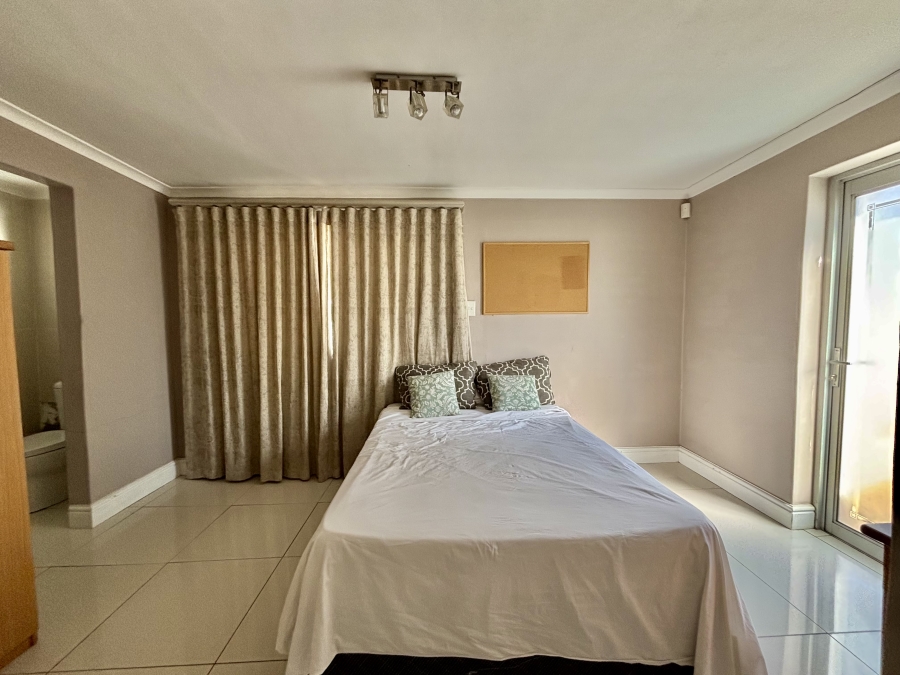 5 Bedroom Property for Sale in Vierlanden Western Cape